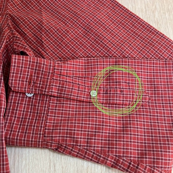 Toad & Co Insect Shield Organic Cotton Red Plaid Buttoned Down Long Sleeve Shirt - Picture 14 of 14